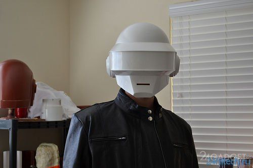 Самодельный шлем участника дуэта Daft Punk (9 фото + видео)