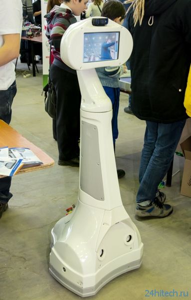 CeBIT 2014: компания из Сколково представила робота Webot