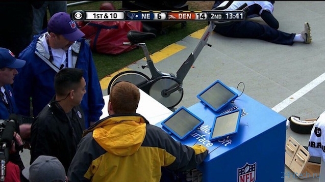 Реакция игроков NFL на выход из строя планшетов Microsoft Surface во время матча