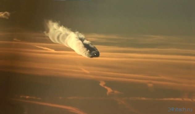 Удивительные кадры: Boeing 787 оставляет в небе гигантский инверсионный след