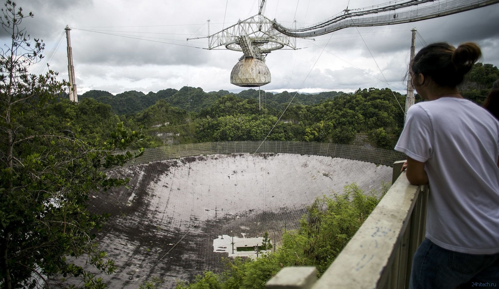 Ураган «Мария» серьёзно повредил знаменитый радиотелескоп «Аресибо»