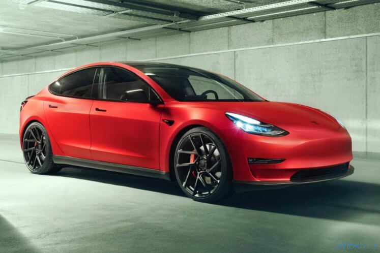 Автомобили Tesla научились ездить по парковкам без водителя