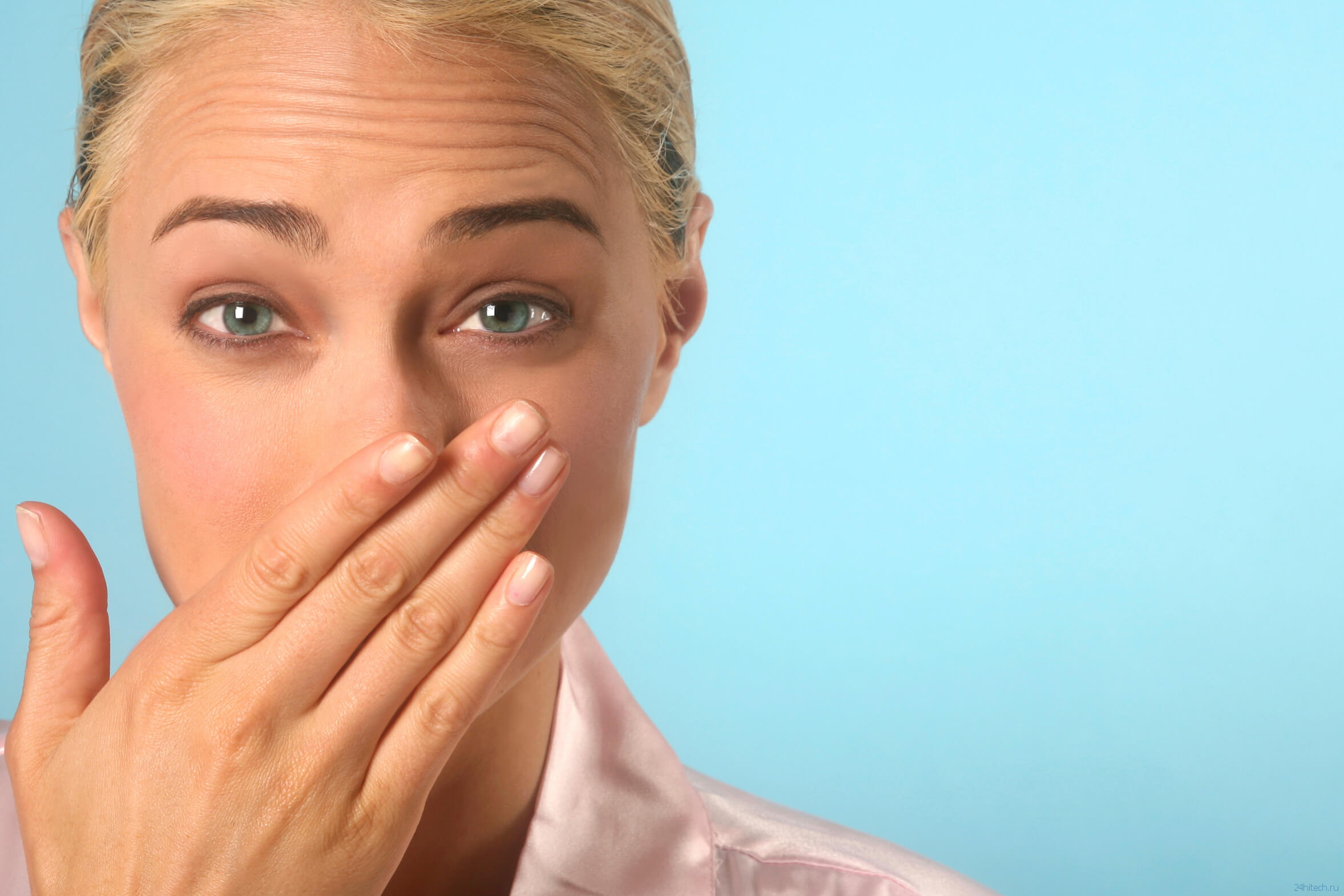 Почему изо рта может плохо пахнуть?