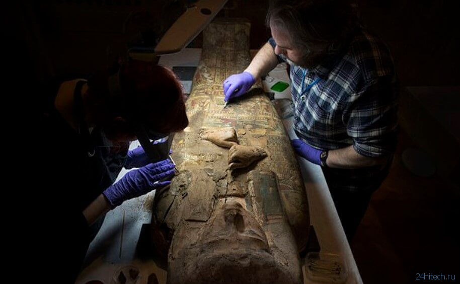 Внутри гроба с мумией найдена картина древнего художника