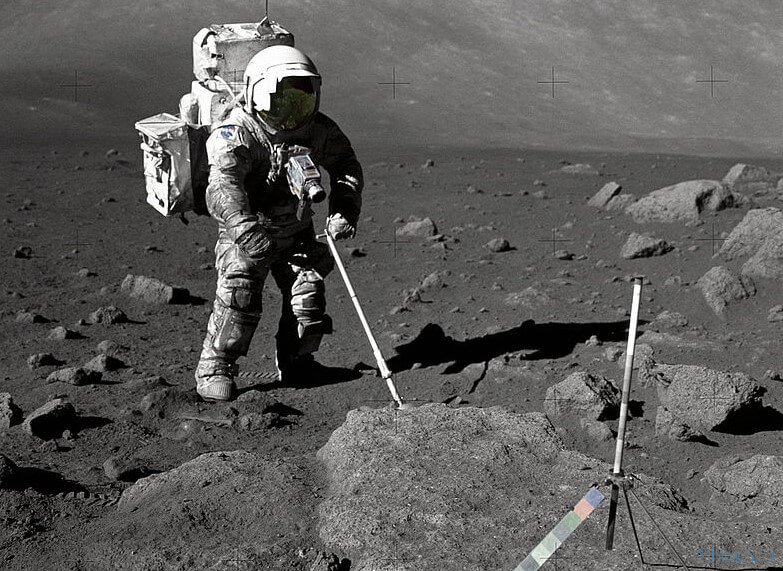 Чем лунная пыль опасна для космонавтов и есть ли от нее защита?