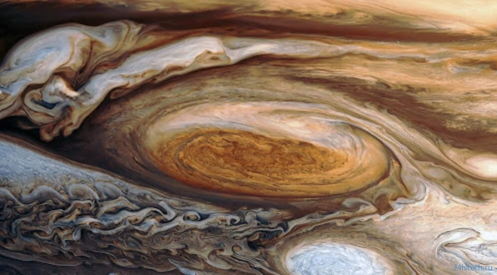 На новой фотографии Юпитера найдено новое пятно. Что это такое? 