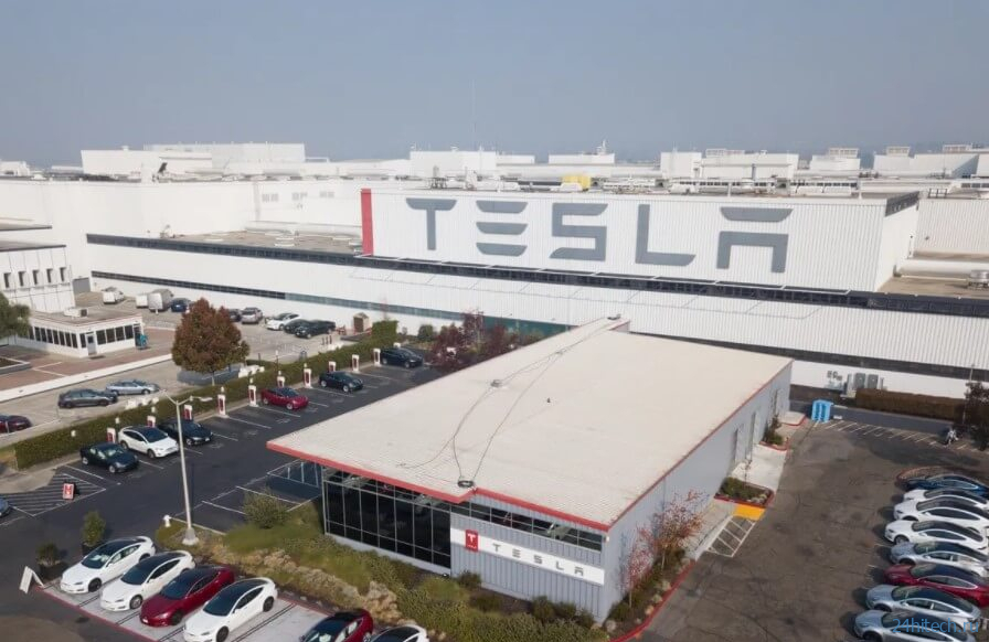 Илон Маск хочет открыть магазин автомобилей Tesla в России 