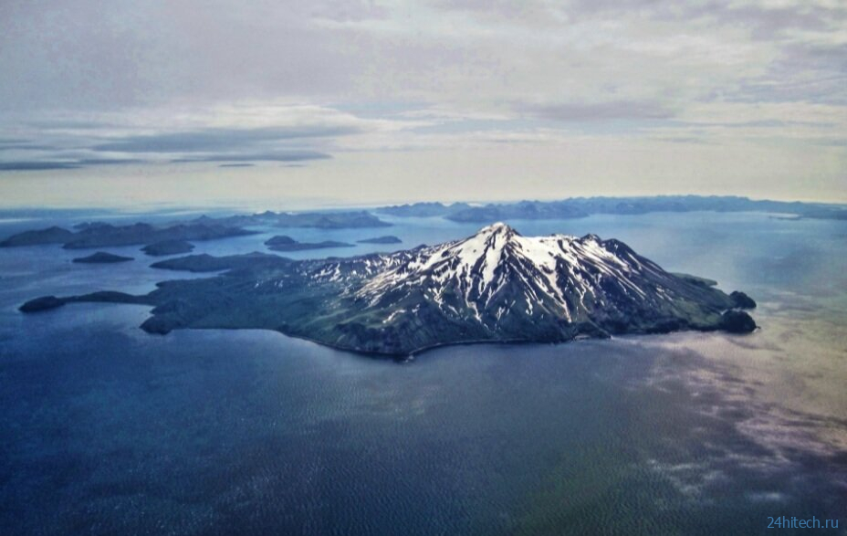 Редкое природное явление: на Аляске извергается сразу три вулкана 