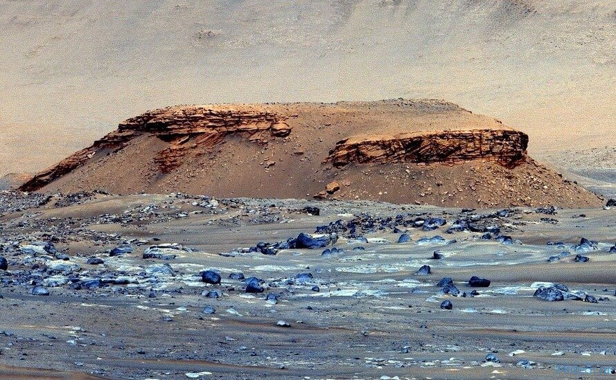 Сомнений все меньше: марсианский кратер Езеро может быть древним озером 