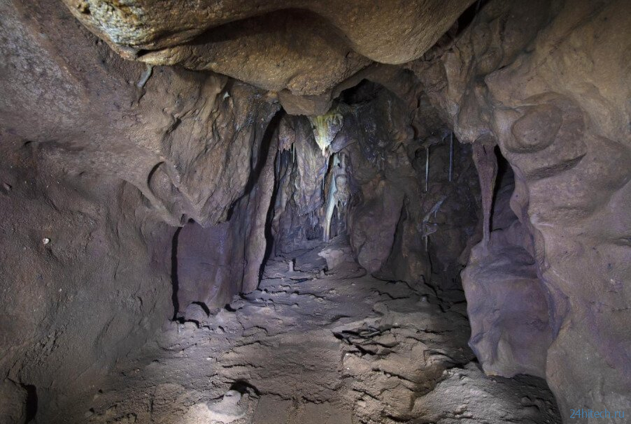 В британской пещере найдена потайная комната. Что внутри? 
