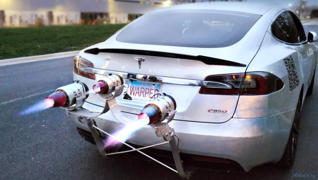 Мужчина собрал автомобиль Tesla Model S с реактивными двигателями. Насколько он быстрый? 