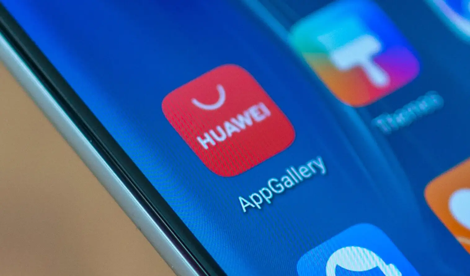 Прогиб засчитан: Huawei удаляет приложения российских банков из AppGallery и не только