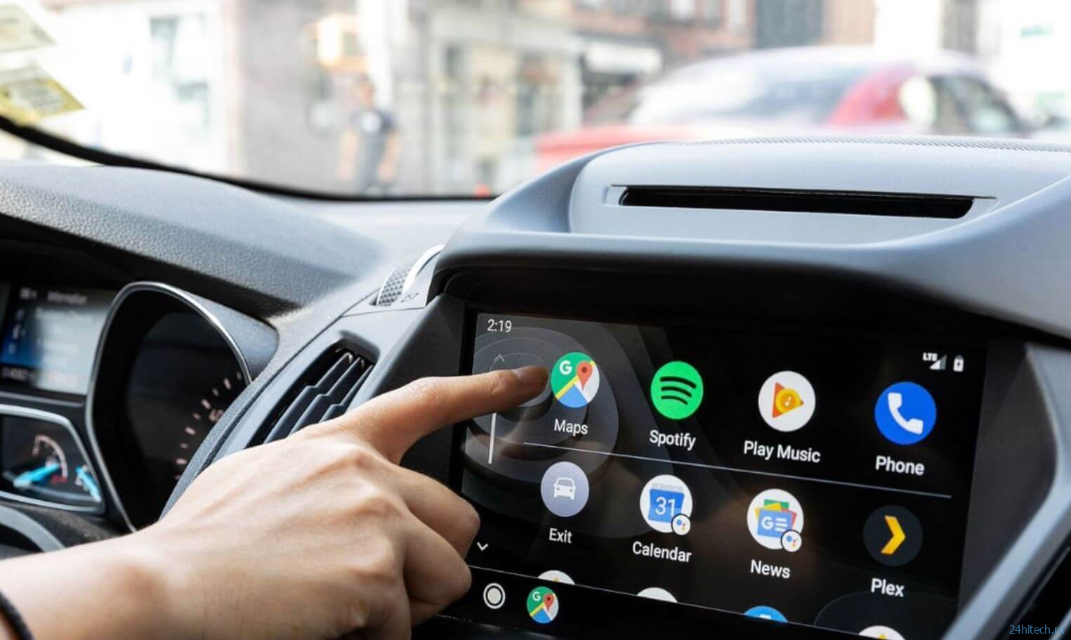Чем Android Auto отличается от Apple CarPlay