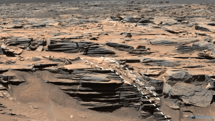 Кратер на Марсе забит драгоценными камнями — почему это указывает на существование жизни?