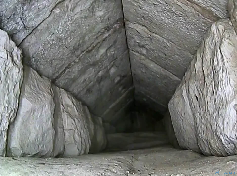 В пирамиде Хеопса найден секретный проход, в который никто не заходил 4500 лет