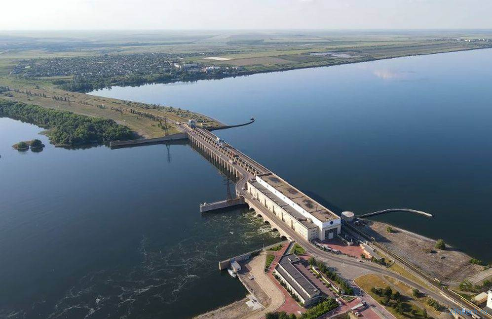 Каховское водохранилище — крупнейшее гидротехническое сооружение в русле Днепра