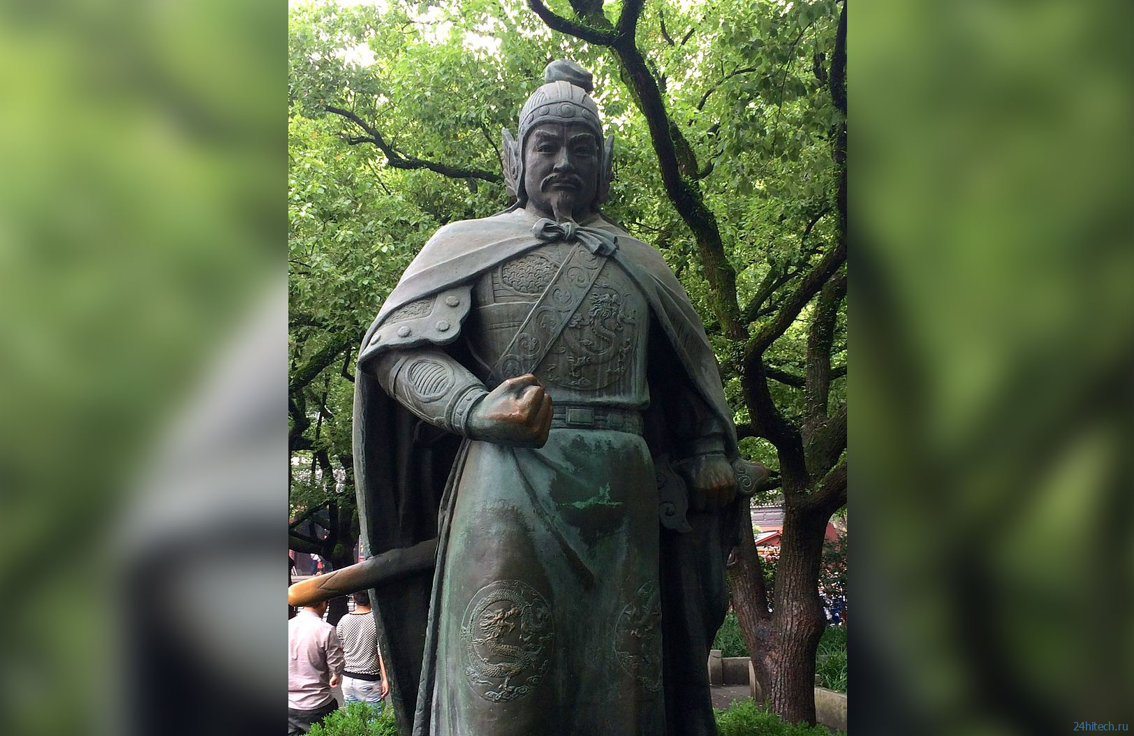 Самые ненавистные люди в Китае — их статуи получают тысячи пощечин в день Самые ненавистные люди в Китае — их статуи получают тысячи пощечин в день